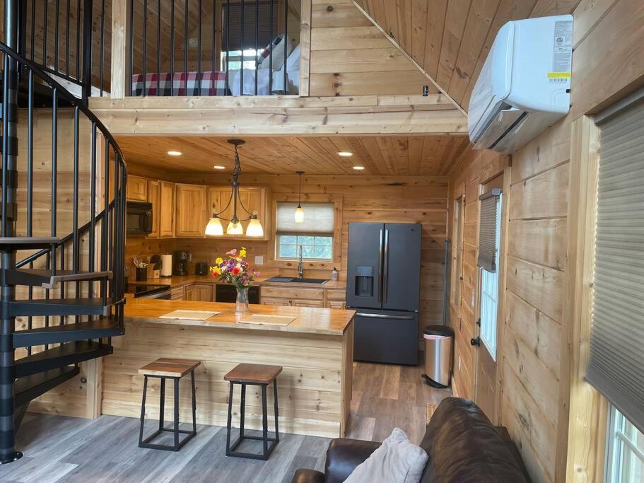 Cozy 1 Bedroom Cabin In The Heart Of Jonesborough Exterior foto
